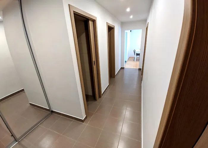 Friends & Family Apartamento